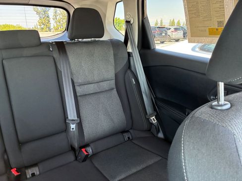 Used 2025 Nissan Rogue SV AWD/4WD image 39