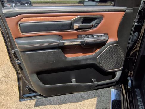 Used 2022 RAM 1500 Limited w/ Bed Utility Group image 10