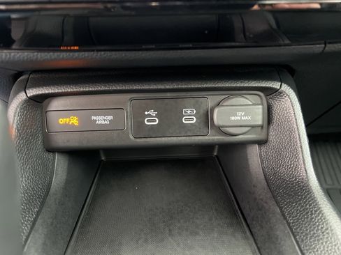 Used 2025 Honda Civic Sport image 32