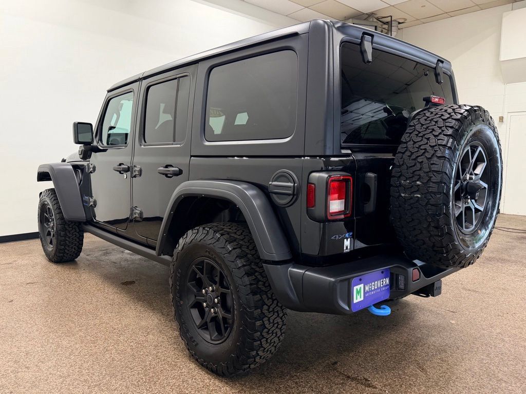 Used 2024 Jeep Wrangler Unlimited AWD/4WD image 3