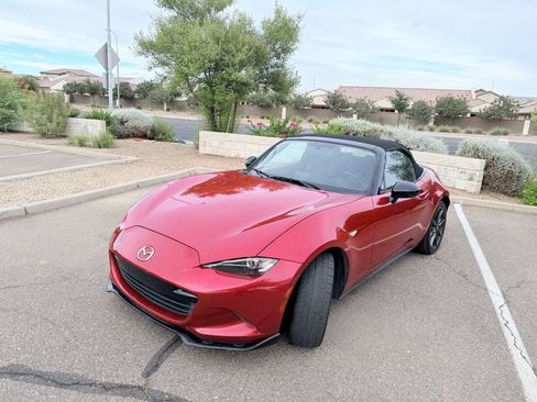 Used 2016 MAZDA MX-5 Miata Club RWD image 3