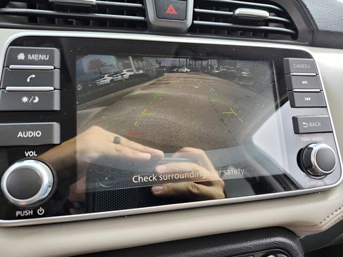 Used 2020 Nissan Versa SV image 23