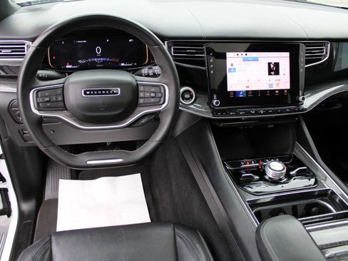 Used 2022 Jeep Wagoneer Series III w/ Premium Group I image 20