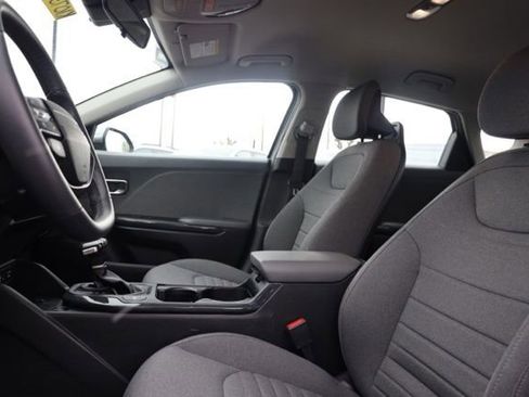 Certified 2025 Kia K4 EX image 18