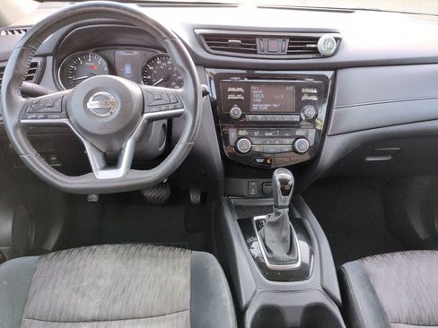 Used 2017 Nissan Rogue SV w/ Midnight Edition FWD image 9