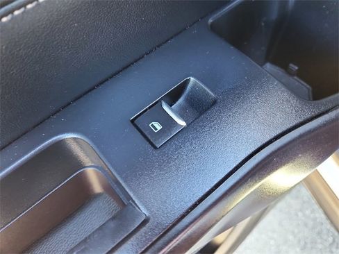 Used 2020 Ford Explorer XLT w/ Equipment Group 202A image 12