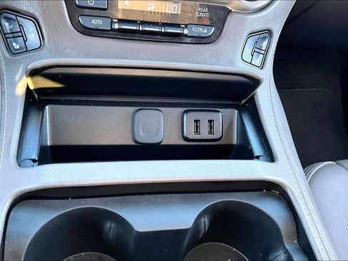 Used 2018 GMC Yukon Denali image 33