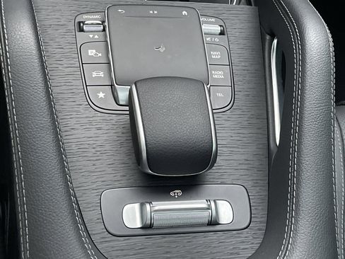 Certified 2023 Mercedes-Benz GLS 580 4MATIC image 36