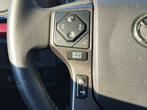 Used 2017 Toyota Tacoma TRD Off-Road w/ Tow Package (A/T) AWD/4WD image 26