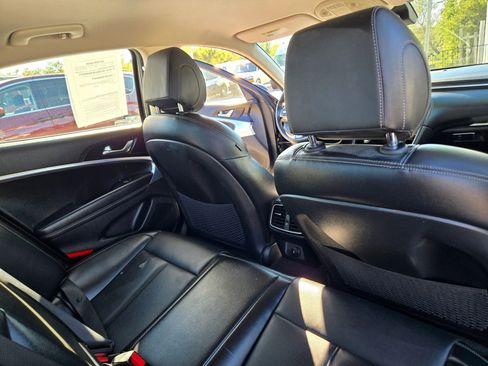 Used 2023 Genesis G70 2.0T image 57