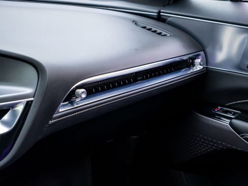 Certified 2024 Cadillac Lyriq Tech RWD image 31