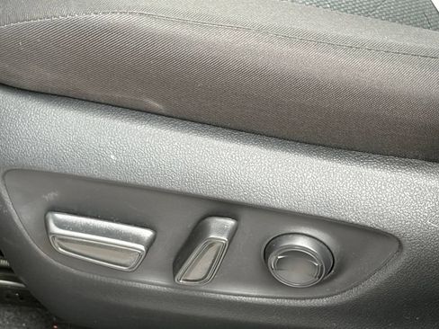 Used 2025 Toyota RAV4 XLE w/ Convenience Package FWD image 6