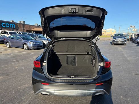 Used 2018 INFINITI QX30 Premium w/ Navigation Package image 33