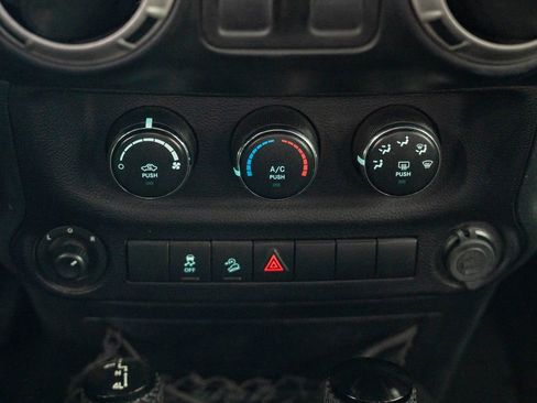 Used 2017 Jeep Wrangler Sport w/ Quick Order Package 24S AWD/4WD image 33