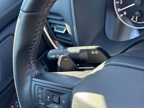 Used 2025 Nissan Rogue SV image 25