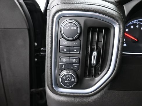 Used 2021 Chevrolet Silverado 1500 LT Trail Boss w/ Convenience Package II AWD/4WD image 19