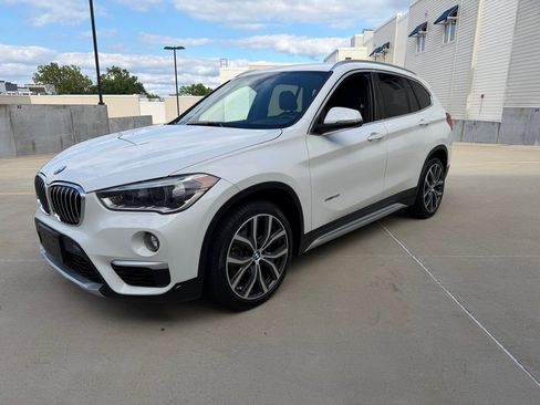 Used 2018 BMW X1 sDrive28i FWD image 3