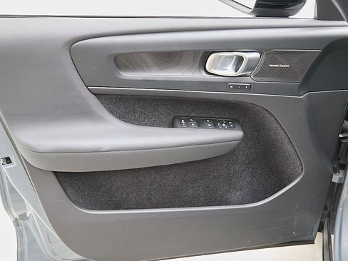 Certified 2023 Volvo XC40 Recharge Ultimate image 11