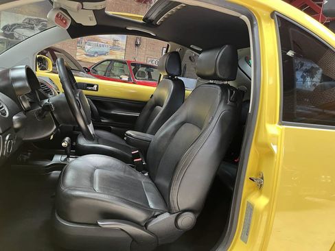 Used 2009 Volkswagen Beetle S FWD image 20