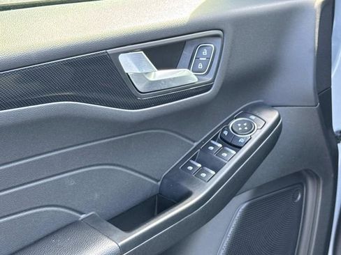 Used 2025 Ford Escape ST-Line w/ Equipment Group 301A image 16