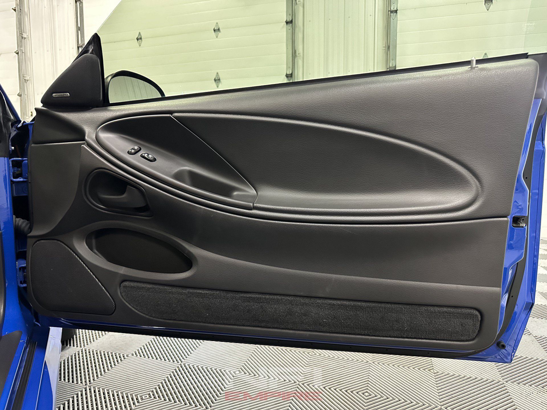 Used 2004 Ford Mustang Mach 1 RWD image 35