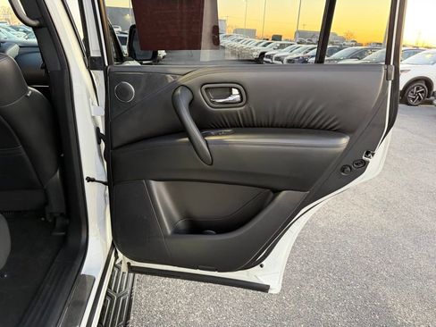 Used 2022 Nissan Armada SL w/ Midnight Edition Package image 22