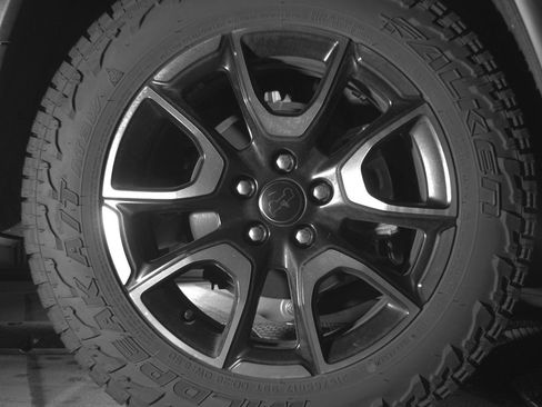 Used 2025 Jeep Compass Trailhawk image 15