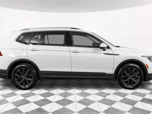 Used 2022 Volkswagen Tiguan SE FWD image 14