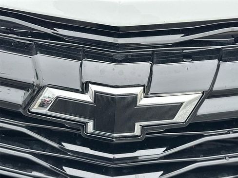 Used 2023 Chevrolet Equinox RS FWD image 30