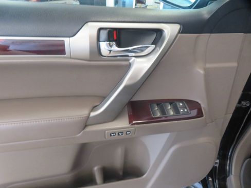 Used 2015 Lexus GX 460 w/ Premium Package image 14