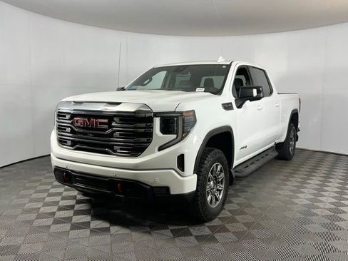 Used 2024 GMC Sierra 1500 AT4 image 3