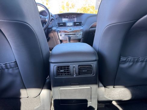 Used 2015 INFINITI Q70 3.7 w/ Deluxe Touring Package image 32
