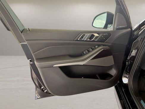 Certified 2026 BMW X7 xDrive40i w/ M Sport Package image 21