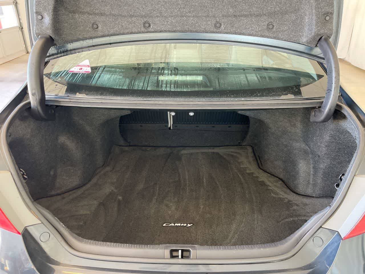 Used 2015 Toyota Camry SE FWD image 22