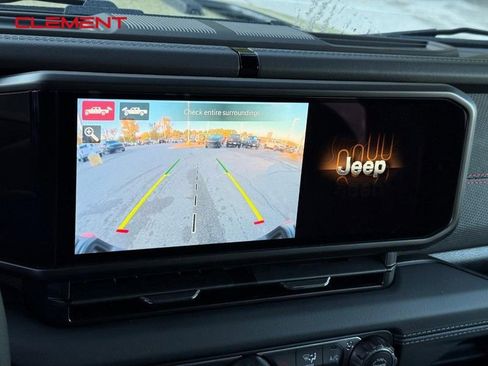 New 2025 Jeep Gladiator Rubicon image 16