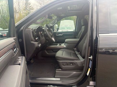 New 2026 GMC Sierra 3500 SLT w/ SLT Convenience Package AWD/4WD image 9