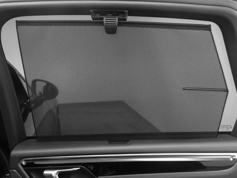 Used 2025 Porsche Macan Turbo image 27