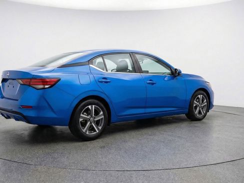 Used 2025 Nissan Sentra SV image 9