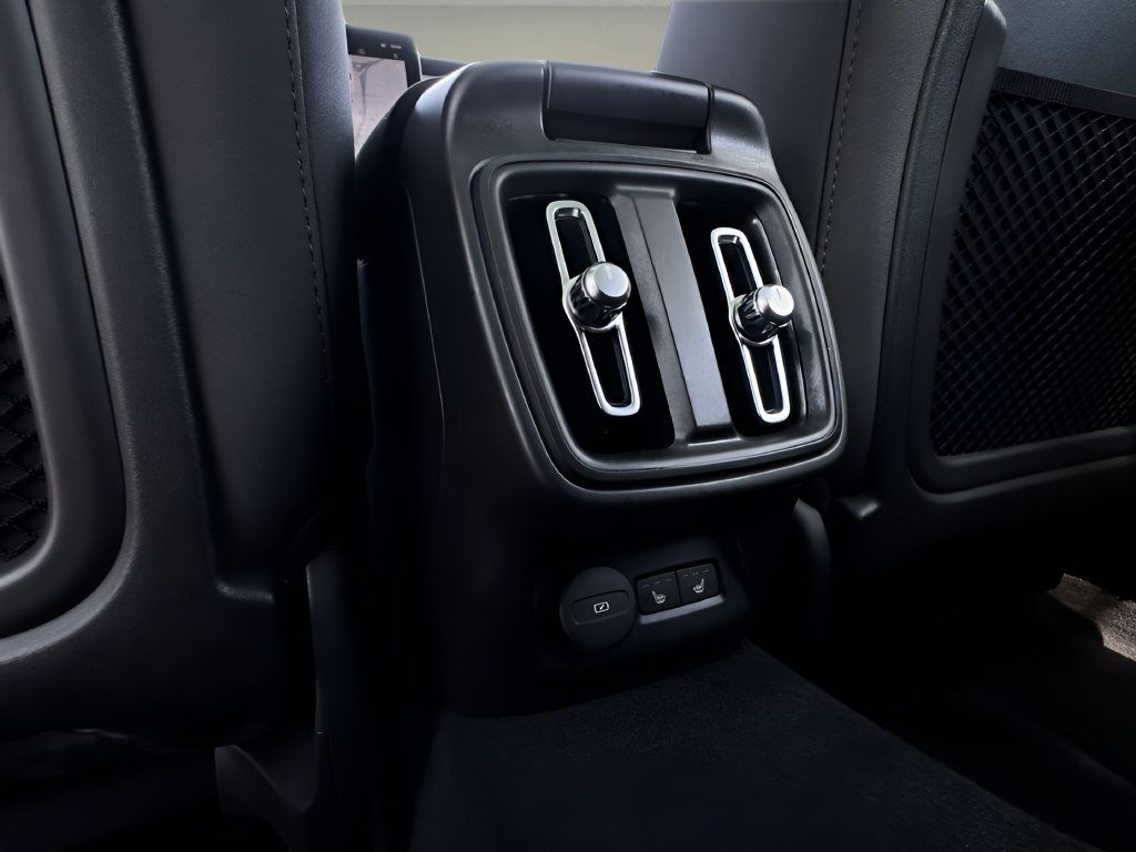 Used 2024 Polestar Polestar 2 AWD/4WD image 17