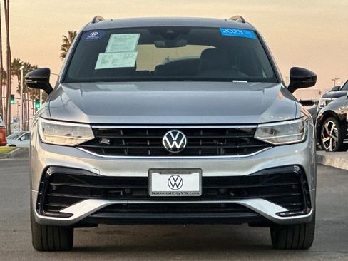 Certified 2023 Volkswagen Tiguan SE R-Line image 9