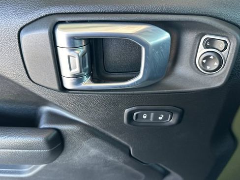 Used 2023 Jeep Wrangler Unlimited w/ 8.4" Radio Group AWD/4WD image 10
