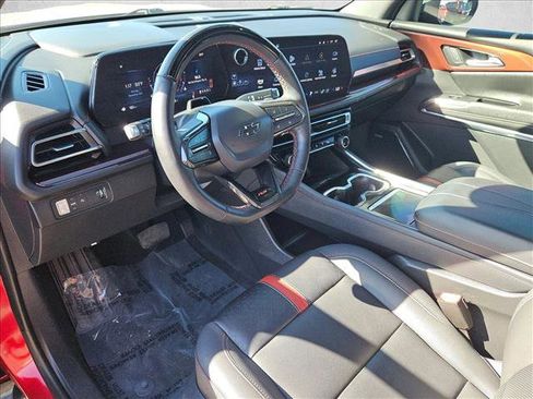 Used 2024 Chevrolet Traverse RS image 10