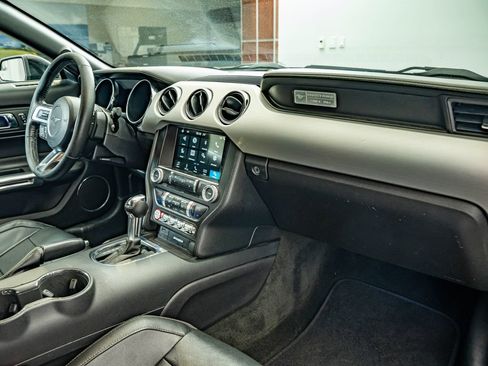Used 2017 Ford Mustang Premium RWD image 38