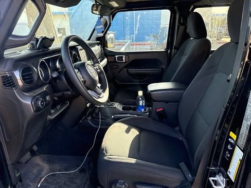 Used 2023 Jeep Wrangler Unlimited Sport AWD/4WD image 2