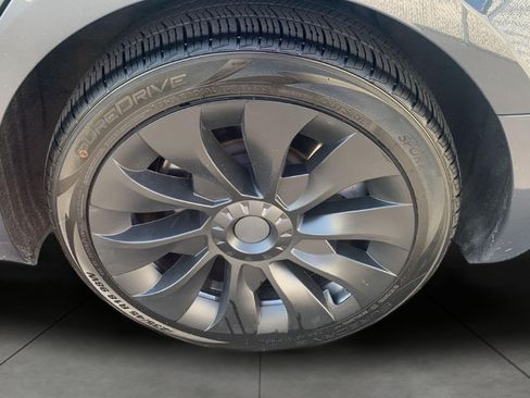 Used 2022 Tesla Model 3 Long Range AWD/4WD image 18
