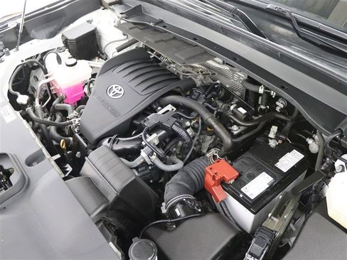 Used 2024 Toyota Grand Highlander XLE image 37