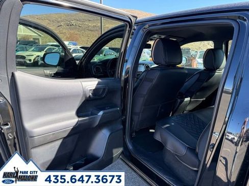 Used 2022 Toyota Tacoma TRD Off-Road w/ Technology Package image 24