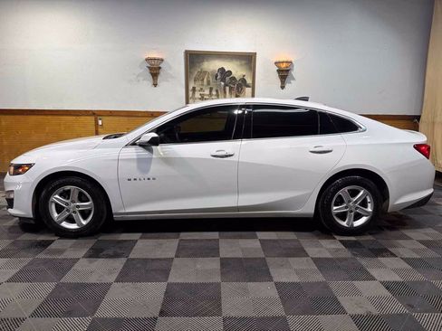 Used 2022 Chevrolet Malibu LS w/ Driver Confidence Package II FWD image 2