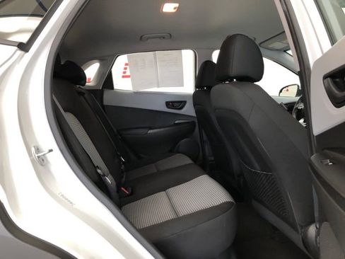 Used 2021 Hyundai Kona SE image 9