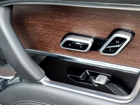 Used 2023 Land Rover Range Rover SE image 29